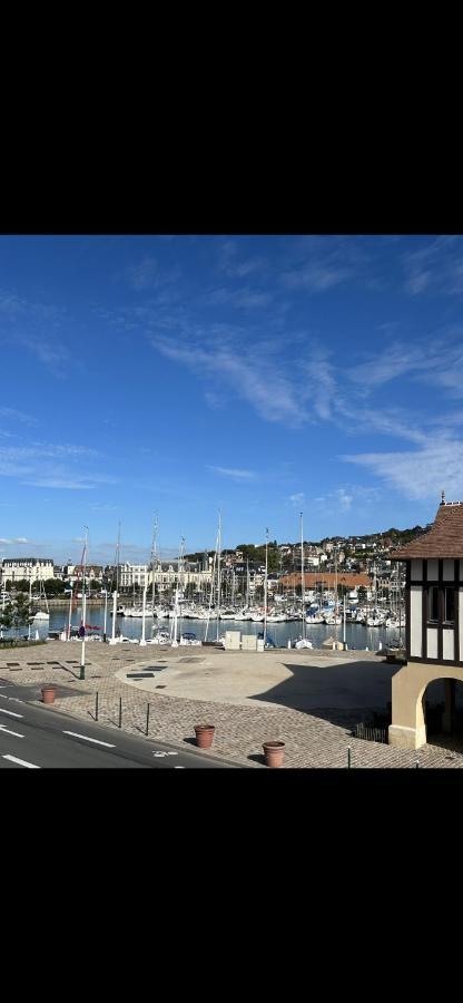 La Marine Apartment Deauville Exterior photo